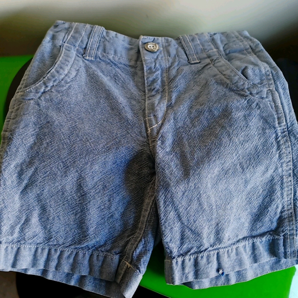 Baby Gap Boy 4T shorts 🩳